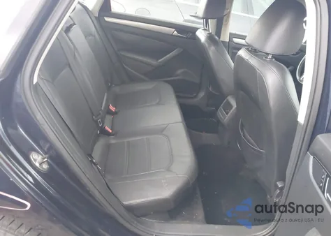 2014 Volkswagen Passat 1.8T Wolfsburg Edition z USA, uszkodzony, nr VIN 1VWAS7A39EC042864